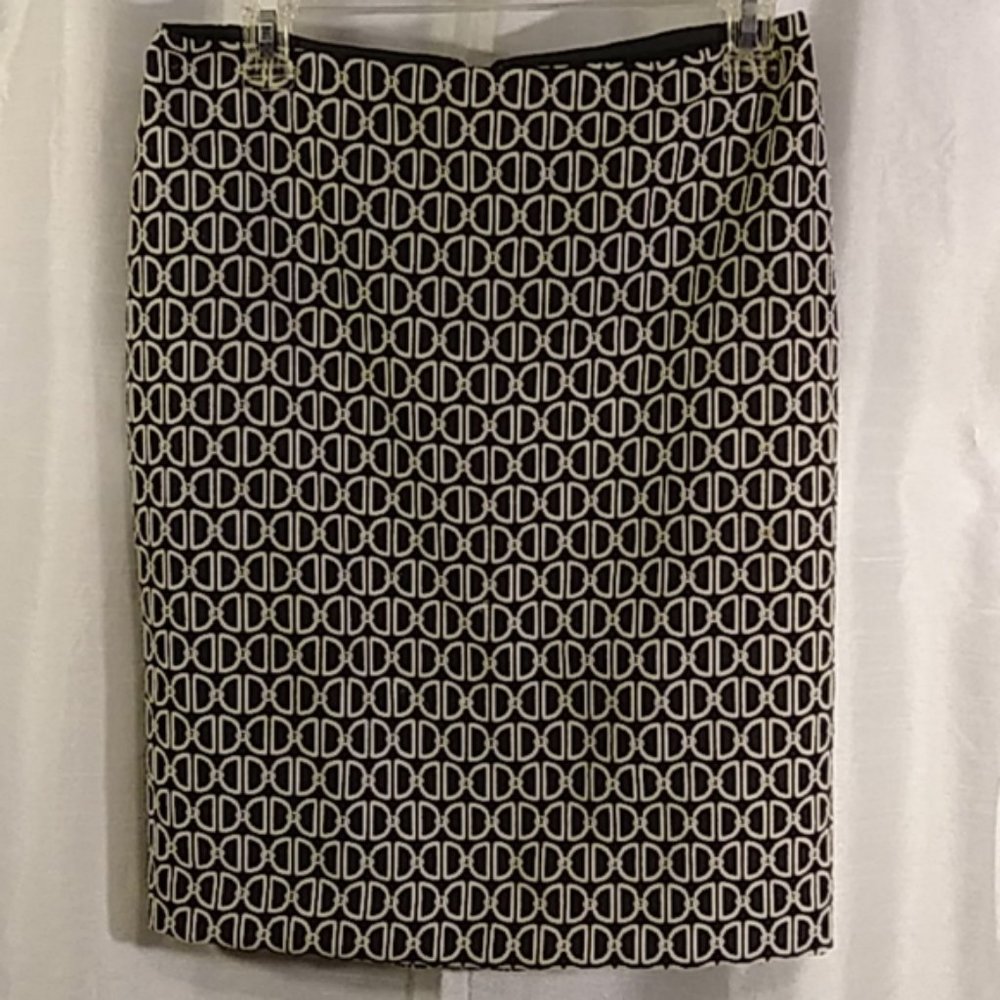White House Black Market skirt size 2